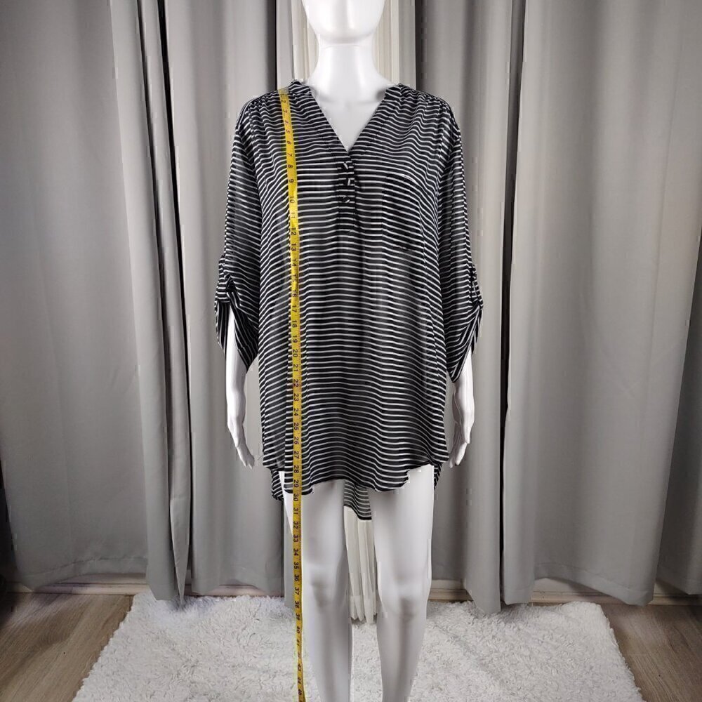 Torrid Black & White Striped Semi-Sheer 3/4 sleeve V-neck Tunic Top Sz 2 = US 18 - Picture 5 of 15